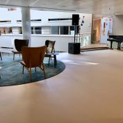 PU gietvloer over bestaande tegelvloer PU gietvloer over bestaande tegelvloer