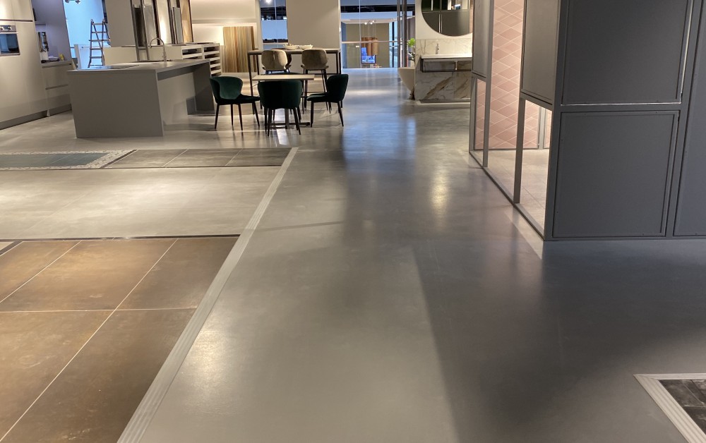 Cementgebonden gietvloer afwerking Cementgebonden gietvloer afwerking