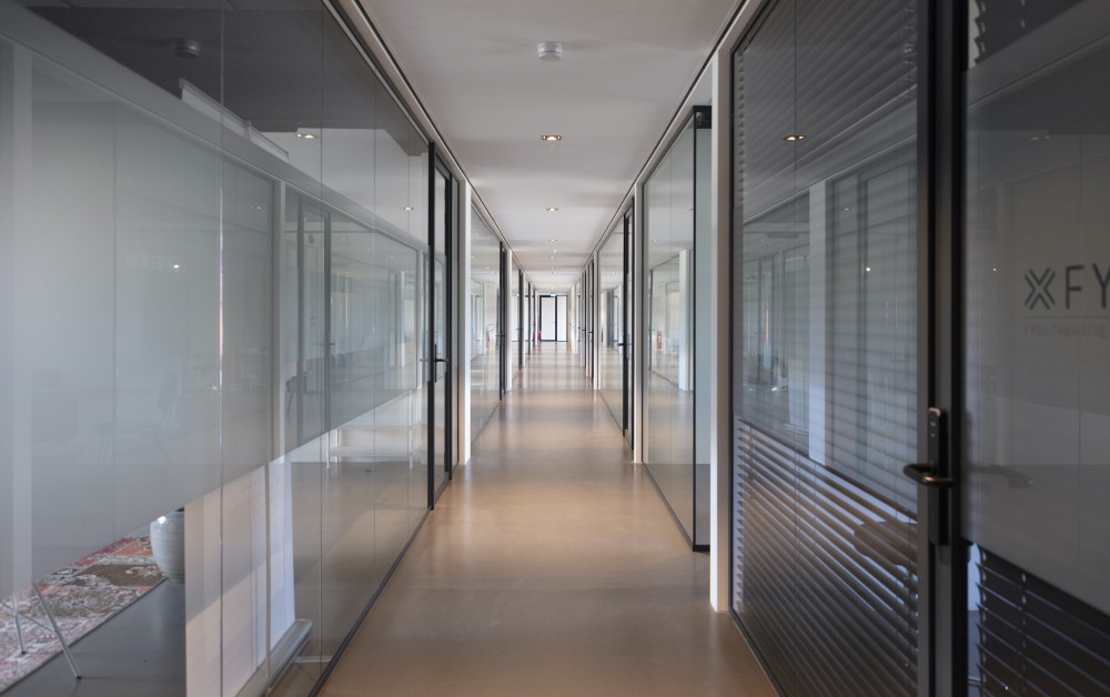 Cementgebonden gietvloer industrieel Cementgebonden gietvloer industrieel