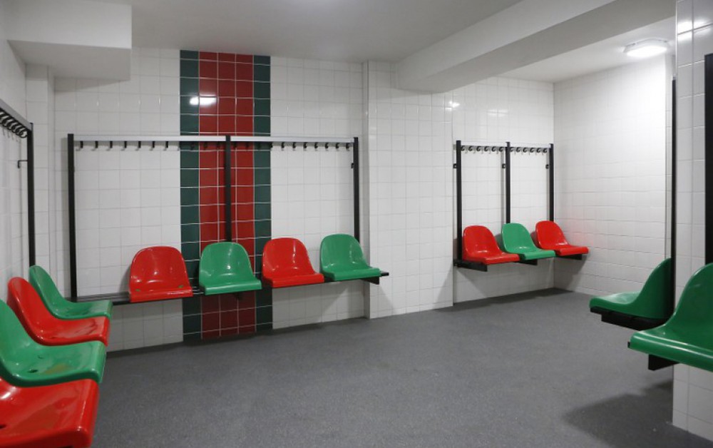 Kleedkamers troffelvloer Zuidvogels Kleedkamers troffelvloer Zuidvogels