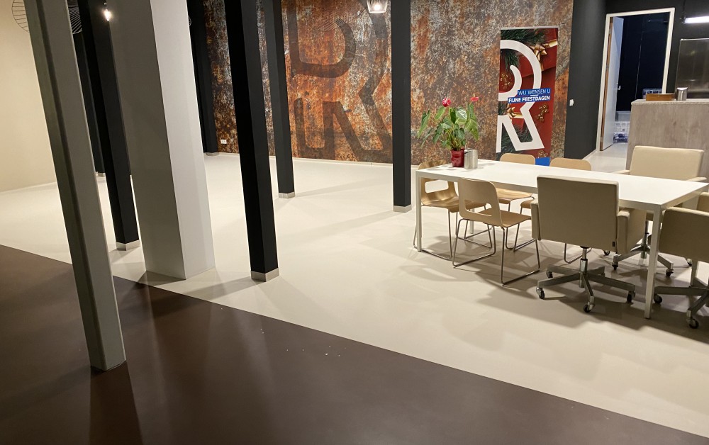 RTV Rijmond bestaande gietvloer RTV Rijmond bestaande gietvloer